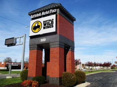 Buffalo Wild Wings high rise sign